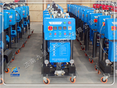 選擇聚氨酯噴涂機(jī)施工的理由